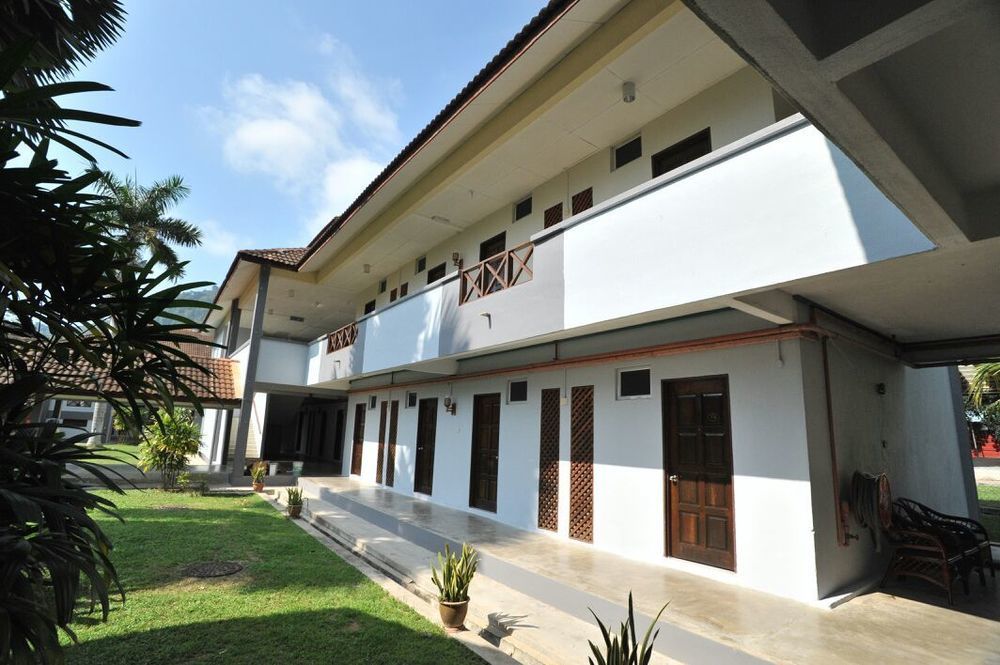 Oyo 44020 Kejora Garden Resort Kampong Pasir Bogak Exterior foto